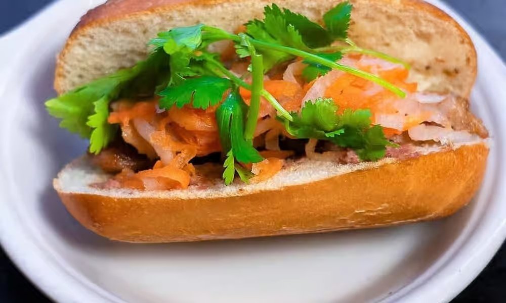 Bánh mì Pho Lucky